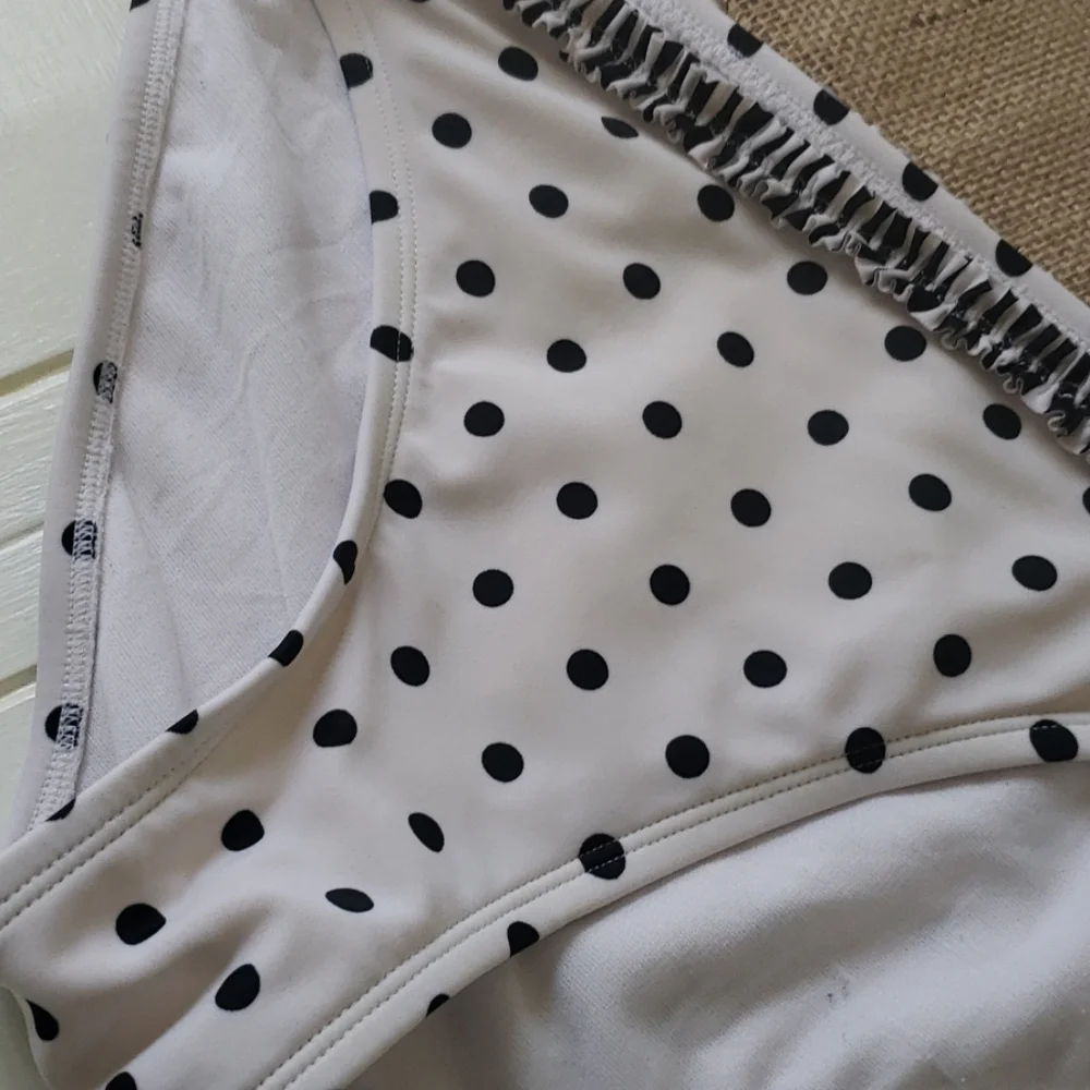 L polka dot bikini bottoms ruffle black white